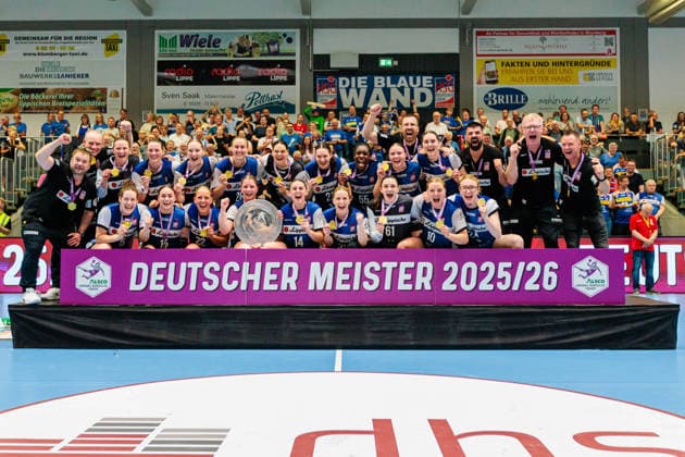 Die Mannschaft von HSG Blomberg-Lippe jubelt ueber den Gewinn der Deutschen Meisterschaft GER, HSG Blomberg-Lippe vs. Borussia Dortmund, Handball, 1. Bundesliga Frauen, Play-Offs, Finale, Spiel 3, 31.05.2026 GER, HSG Blomberg-Lippe vs. Borussia Dortmund, Handball, 1. Bundesliga Frauen, Play-Offs, Finale, Spiel 3, 31.05.2026 Blomberg Copyright: xEibner-Pressefoto JanxRollingerx EP_JSK