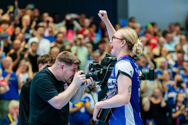 Marie Michalczik (HSG Blomberg-Lippe, 24) jubelt ueber den Gewinn der Deutschen Meisterschaft GER, HSG Blomberg-Lippe vs. Borussia Dortmund, Handball, 1. Bundesliga Frauen, Play-Offs, Finale, Spiel 3, 31.05.2026 GER, HSG Blomberg-Lippe vs. Borussia Dortmund, Handball, 1. Bundesliga Frauen, Play-Offs, Finale, Spiel 3, 31.05.2026 Blomberg Copyright: xEibner-Pressefoto JanxRollingerx EP_JSK