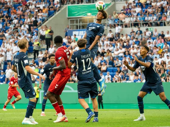 Jykese Fields (TSG Hoffenheim U19, 17) Kopfball nach Eckball GER, TSG Hoffenheim vs 1. FC Koeln, Fussball, Finale Deutsche Meisterschaft A-Junioren (U19), Spielzeit 2025 2026, 31.05.2026 GER, TSG Hoffenheim vs 1. FC Koeln, Fussball, Finale Deutsche Meisterschaft A-Junioren (U19), Spielzeit 2025 2026, 31.05.2026 Sinsheim Copyright: xEibner-Pressefoto CarstenxSchwerx EP_CSG