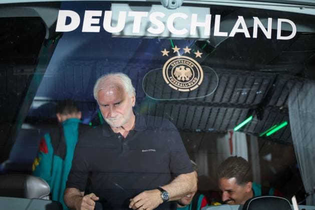Direktor der deutschen Nationalmannschaft, Rudi Voeller (Deutschland) beim Aussteigen aus dem Mannschaftsbus, Deutschland vs. Finnland, Fussball, Maenner, UEFA, Freundschaftsspiel, Friendly Match, DFB, Saison 2025 2026, 31.05.2026 Mainz Rheinland-Pfalz Deutschland