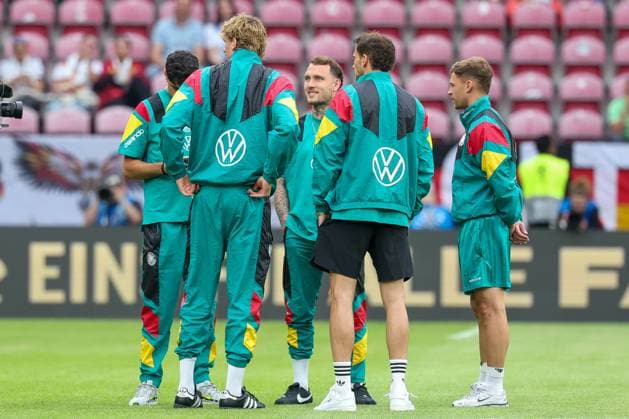 Aleksandar Pavlovic 5 (Deutschland), Nick Woltemade 11 (Deutschland), David Raum 22 (Deutschland), Leon Goretzka 8 (Deutschland) und Joshua Kimmich 6 (Deutschland) bei der Begehung auf dem Platz, Deutschland vs. Finnland, Fussball, Maenner, UEFA, Freundschaftsspiel, Friendly Match, DFB, Saison 2025 2026, 31.05.2026 Mainz Rheinland-Pfalz Deutschland