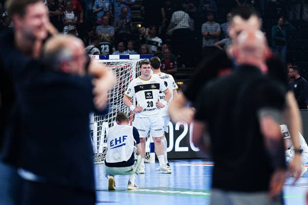 THW Kiel enttaeuscht enttaeuschung nach Niederlage GER, THW Kiel vs. MT Melsungen, Handball, EHF European League, Finale, Saison 2025 2026, 31.05.2026 GER, THW Kiel vs. MT Melsungen, Handball, EHF European League, Finale, Saison 2025 2026, 31.05.2026 Hamburg Copyright: xEibner-Pressefoto MarcelxvonxFehrnx EP_MFN