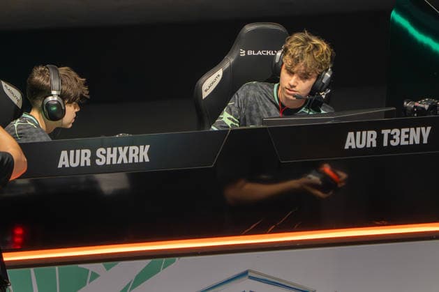 31.05.2026, xkkux, E-Sports, FORTNITE MAJOR 1 SUMMIT, Saison 2025 2026, PSD Bank Dome Düsseldorf: AUR SHXRK und AUR T3ENY Das erste LAN-Turnier der FNCS-Saison. 50 Duos treten gegeneinander an, um den Preispool sowie die Qualifikation für die Global Championship 2026 zu gewinnen Die Duos verteilen sich wie folgt: 20 EU, 13 NAC, 3 NAW, 5 Brasilien, 3 Asien, 3 Ozeanien und 3 Naher Osten. Die fünf bestplatzierten Teams qualifizieren sich automatisch für die Global Championship 2026. Nordrhein-Westfahlen Deutschland