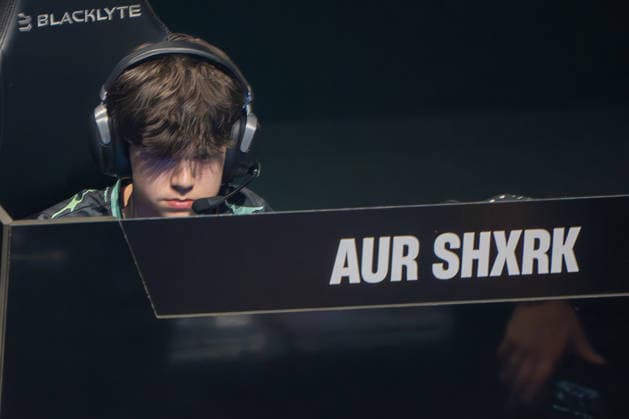 31.05.2026, xkkux, E-Sports, FORTNITE MAJOR 1 SUMMIT, Saison 2025 2026, PSD Bank Dome Düsseldorf: AUR SHXRK Das erste LAN-Turnier der FNCS-Saison. 50 Duos treten gegeneinander an, um den Preispool sowie die Qualifikation für die Global Championship 2026 zu gewinnen Die Duos verteilen sich wie folgt: 20 EU, 13 NAC, 3 NAW, 5 Brasilien, 3 Asien, 3 Ozeanien und 3 Naher Osten. Die fünf bestplatzierten Teams qualifizieren sich automatisch für die Global Championship 2026. Nordrhein-Westfahlen Deutschland