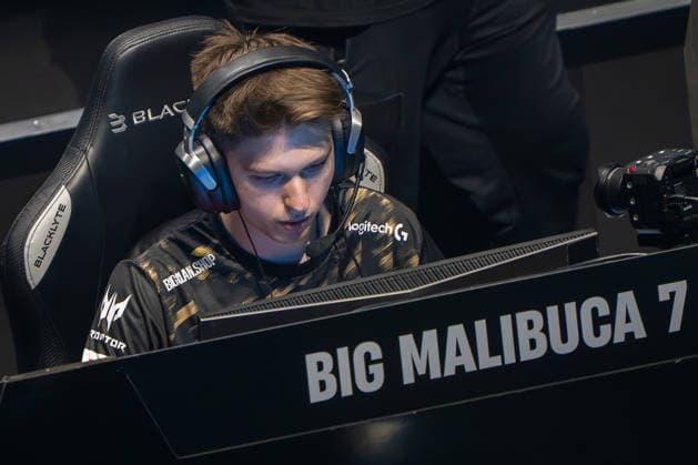 31.05.2026, xkkux, E-Sports, FORTNITE MAJOR 1 SUMMIT, Saison 2025 2026, PSD Bank Dome Düsseldorf: BIG Malibuca 7 Das erste LAN-Turnier der FNCS-Saison. 50 Duos treten gegeneinander an, um den Preispool sowie die Qualifikation für die Global Championship 2026 zu gewinnen Die Duos verteilen sich wie folgt: 20 EU, 13 NAC, 3 NAW, 5 Brasilien, 3 Asien, 3 Ozeanien und 3 Naher Osten. Die fünf bestplatzierten Teams qualifizieren sich automatisch für die Global Championship 2026. Nordrhein-Westfahlen Deutschland