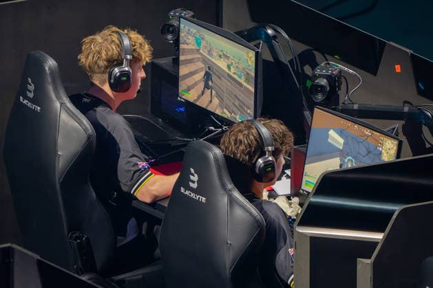 31.05.2026, xkkux, E-Sports, FORTNITE MAJOR 1 SUMMIT, Saison 2025 2026, PSD Bank Dome Düsseldorf: AUR SHXRK und AUR T3ENY Das erste LAN-Turnier der FNCS-Saison. 50 Duos treten gegeneinander an, um den Preispool sowie die Qualifikation für die Global Championship 2026 zu gewinnen Die Duos verteilen sich wie folgt: 20 EU, 13 NAC, 3 NAW, 5 Brasilien, 3 Asien, 3 Ozeanien und 3 Naher Osten. Die fünf bestplatzierten Teams qualifizieren sich automatisch für die Global Championship 2026. Nordrhein-Westfahlen Deutschland