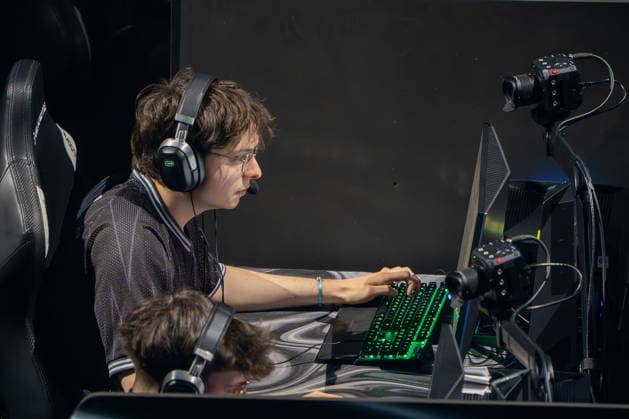31.05.2026, xkkux, E-Sports, FORTNITE MAJOR 1 SUMMIT, Saison 2025 2026, PSD Bank Dome Düsseldorf: Das erste LAN-Turnier der FNCS-Saison. 50 Duos treten gegeneinander an, um den Preispool sowie die Qualifikation für die Global Championship 2026 zu gewinnen Die Duos verteilen sich wie folgt: 20 EU, 13 NAC, 3 NAW, 5 Brasilien, 3 Asien, 3 Ozeanien und 3 Naher Osten. Die fünf bestplatzierten Teams qualifizieren sich automatisch für die Global Championship 2026. Nordrhein-Westfahlen Deutschland