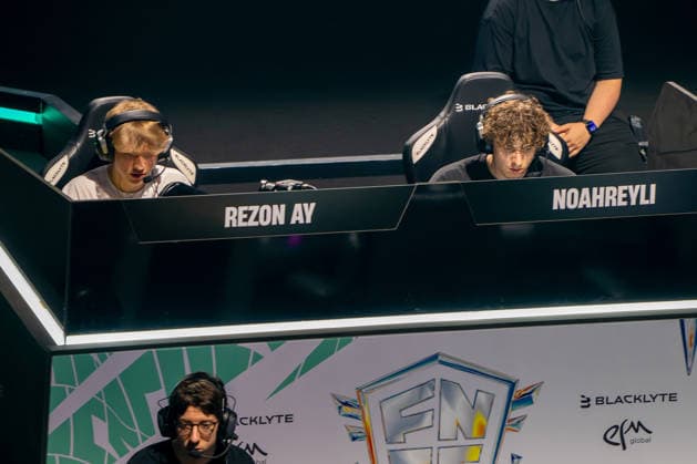 31.05.2026, xkkux, E-Sports, FORTNITE MAJOR 1 SUMMIT, Saison 2025 2026, PSD Bank Dome Düsseldorf: Das erste LAN-Turnier der FNCS-Saison. 50 Duos treten gegeneinander an, um den Preispool sowie die Qualifikation für die Global Championship 2026 zu gewinnen Die Duos verteilen sich wie folgt: 20 EU, 13 NAC, 3 NAW, 5 Brasilien, 3 Asien, 3 Ozeanien und 3 Naher Osten. Die fünf bestplatzierten Teams qualifizieren sich automatisch für die Global Championship 2026. Rezon AY und Noahreyli Nordrhein-Westfahlen Deutschland