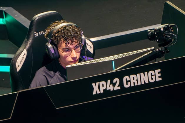 31.05.2026, xkkux, E-Sports, FORTNITE MAJOR 1 SUMMIT, Saison 2025 2026, PSD Bank Dome Düsseldorf: XP42 Cringe Das erste LAN-Turnier der FNCS-Saison. 50 Duos treten gegeneinander an, um den Preispool sowie die Qualifikation für die Global Championship 2026 zu gewinnen Die Duos verteilen sich wie folgt: 20 EU, 13 NAC, 3 NAW, 5 Brasilien, 3 Asien, 3 Ozeanien und 3 Naher Osten. Die fünf bestplatzierten Teams qualifizieren sich automatisch für die Global Championship 2026. Nordrhein-Westfahlen Deutschland