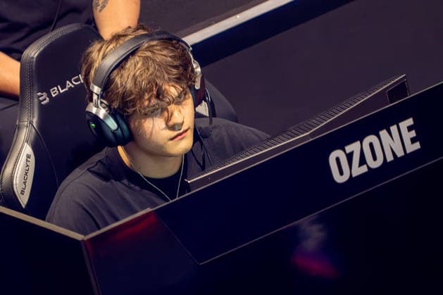 31.05.2026, xkkux, E-Sports, FORTNITE MAJOR 1 SUMMIT, Saison 2025 2026, PSD Bank Dome Düsseldorf: Ozone Das erste LAN-Turnier der FNCS-Saison. 50 Duos treten gegeneinander an, um den Preispool sowie die Qualifikation für die Global Championship 2026 zu gewinnen Die Duos verteilen sich wie folgt: 20 EU, 13 NAC, 3 NAW, 5 Brasilien, 3 Asien, 3 Ozeanien und 3 Naher Osten. Die fünf bestplatzierten Teams qualifizieren sich automatisch für die Global Championship 2026. Nordrhein-Westfahlen Deutschland