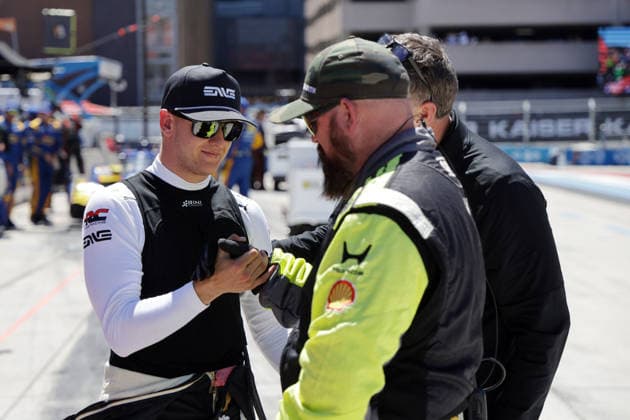 Mick Schumacher (GER) Honda 47 bedankt sich bei teammitgliedern nach dem Rennen, GP Detroit, Michigan, USA, 31.05.2026, IndyCar, Indy Car, IRL, USA Serie, US Motorsport, Rahal lettermann Lanigan Racing