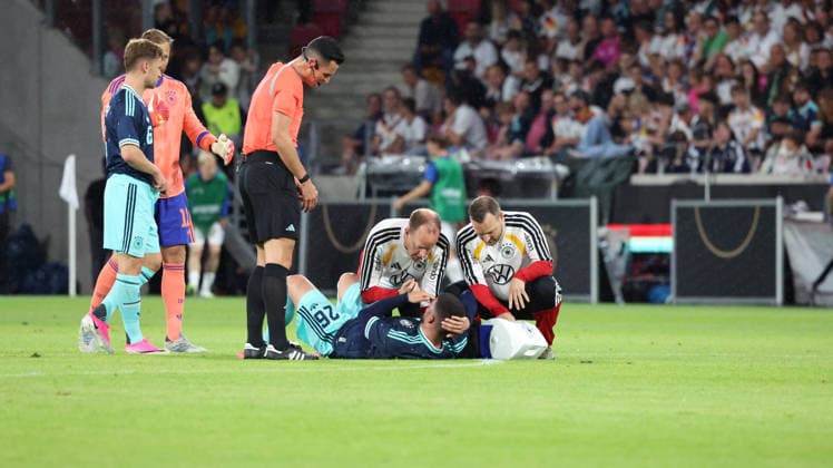 Sport Bilder des Tages 31.05.2026, xrekx, Fussball Länderspiel, Deutschland - Finnland v.l. Deniz Undav verletzt, Verletzung, Schmerz, Schmerzen, injured, injury, pain, pains (DFL DFB REGULATIONS PROHIBIT ANY USE OF PHOTOGRAPHS as IMAGE SEQUENCES and or QUASI-VIDEO) Mainz