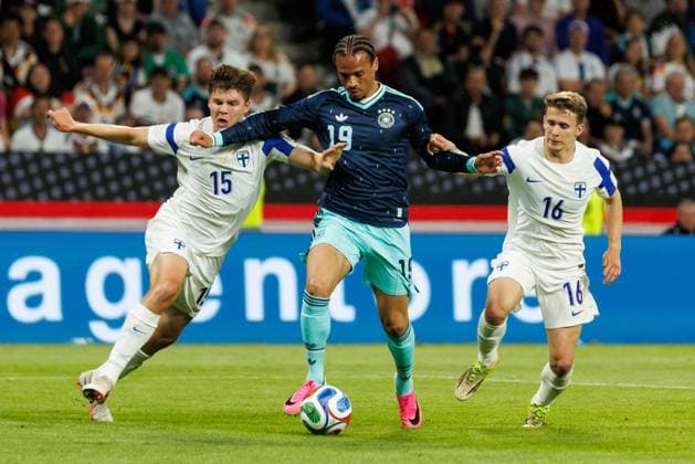 Leroy Sane (Deutschland) im Zweikampf mit Samuli Miettinen (Finnland) und Anssi Suhonen (Finnland), Deutschland vs Finnland, Fussball, Länderspiel, WM Vorbereitung, Saison 2025 2026, 31.05.2026 Deutschland vs Finnland, Fussball, Länderspiel, WM Vorbereitung, Saison 2025 2026, 31.05.2026 Copyright: xEibner-Pressefoto AlexanderxNeisx EP_ANS