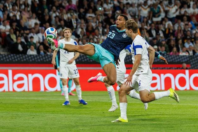 Felix Nmecha (Deutschland) im Zweikampf mit Miro Tenho (Finnland), Deutschland vs Finnland, Fussball, Länderspiel, WM Vorbereitung, Saison 2025 2026, 31.05.2026 Deutschland vs Finnland, Fussball, Länderspiel, WM Vorbereitung, Saison 2025 2026, 31.05.2026 Copyright: xEibner-Pressefoto AlexanderxNeisx EP_ANS
