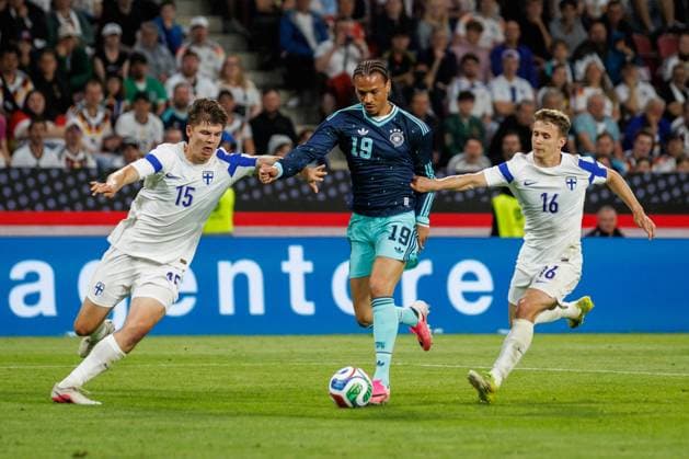 Leroy Sane (Deutschland) im Zweikampf mit Samuli Miettinen (Finnland) und Anssi Suhonen (Finnland), Deutschland vs Finnland, Fussball, Länderspiel, WM Vorbereitung, Saison 2025 2026, 31.05.2026 Deutschland vs Finnland, Fussball, Länderspiel, WM Vorbereitung, Saison 2025 2026, 31.05.2026 Copyright: xEibner-Pressefoto AlexanderxNeisx EP_ANS