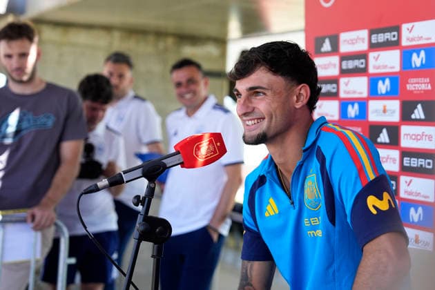 June 1, 2026, Las Rozas, Madrid, Spain: Marc Pubill attends during the Spain Team Media Day ahead the FIFA World Cup, WM, Weltmeisterschaft, Fussball 2026 at Ciudad del Futbol on June 01, 2026 in Las Rozas, Madrid, Spain. Las Rozas Spain - ZUMAa181 20260601_zaa_a181_021 Copyright: xTabitaxAnghelx