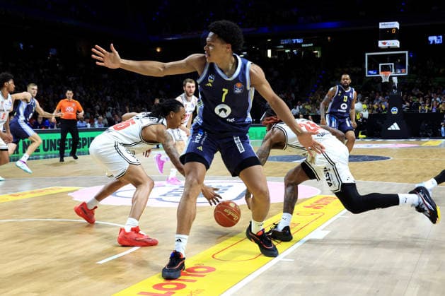 DEU, easyCredit BBL, ALBA vs. BMA365 Bamberg Baskets, 01.06.2026, Uber-Arena, Berlin, DEU, easyCredit BBL, ALBA vs. BMA365 Bamberg Baskets, im Bild Jack Kayil( ALBA Berlin 7), Ejifor Onu (Bamberg 35), Cobe Williams (Bamberg 24)