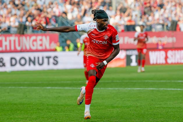 v.l.n.r.: Torschuetze Cherif Cisse (Würzburger Kickers), Jubel nach dem Tor zum 2:1, jubelnd, bejubelt, jubelt, jubeln, emotionen im Rückspiel der Aufstiegsspiele zur 3. Liga zwischen dem FC Würzburger Kickers und dem 1. FC Lok Leipzig in der AKON Arena am Dallenberg, Würzburg, Deutschland, am 1. Juni 2026. DFB DFL REGULATIONS PROHIBIT ANY USE OF PHOTOGRAPHS AS IMAGE SEQUENCES AND OR QUASI-VIDEO, Copyright: HMBxMedia xHeikoxBecker