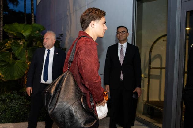 Ahead of 2026 FIFA World Cup, WM, Weltmeisterschaft, Fussball MIAMI, FLORIDA, UNITED STATES - JUNE 02: Kenan Yildiz of Turkiye arrives in the United States as preparations begin for the upcoming 2026 FIFA World Cup in Miami, Florida, U.S., June, 2, 2026. Mostafa Bassim Anadolu Florida United States. Editorial use only. Please get in touch for any other usage. Copyright: x2026xAnadoluxMostafaxBassimx
