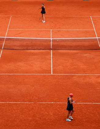Aryna Sabalenka reacts as she goes 4-0 down to Diana Shnaider in the final set French Open Tennis, Day Eleven, Tennis, Roland Garros, Paris, France - 03 Jun 2026Paris Roland Garros France EDITORIAL USE ONLY No use with unauthorised audio, video, data, fixture lists, club league logos or live services. Online in-match use limited to 120 images, no video emulation. No use in betting, games or single club league player publications. Copyright: xJavierxGarcia Shutterstockx 16906556at