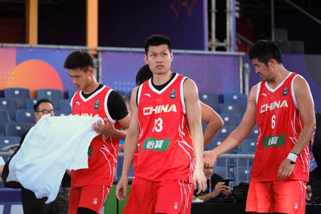 Basketball, FIBA 3x3 WM in Warschau, Männer, Deutschland - China June 3, 2026, Warsaw, Masovian Voivodeship, Poland: China s DIANLIANG ZHANG (6), HANYU GUO (2), PENGCHENG LU (9), XINGRUI WU (13) begin to exit the court following their defeat in a FIBA 3x3 Basketball World Cup men s Pool C game between Germany and China in Warsaw, Poland. Warsaw Poland - ZUMAk204 20260603_zip_k204_017 Copyright: xRomanxKozielx
