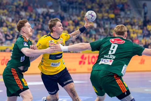 Handball, HBL, Rhein-Neckar Löwen - TSV Hannover-Burgdorf v.li.: Lukas Stutzke (Die Recken, 39), Edwin Aspenbäck (RNL, 78), Vilhelm Poulsen (Die Recken, 9), Zweikampf, Spielszene, Duell, duel, tackle, tackling, Dynamik, Action, Aktion, 03.06.2026, Mannheim (Deutschland), Handball, Bundesliga, Rhein-Neckar Löwen - TSV Hannover-Burgdorf