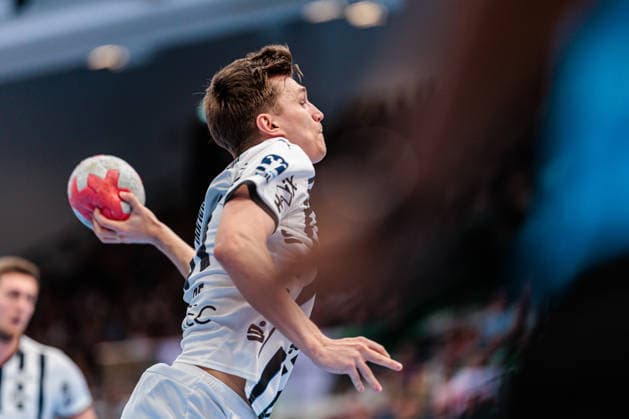 Handball, HBL, TSV GWD Minden - THW Kiel Bence Imre (THW Kiel, 91) im Torwurf GER, GWD Minden vs. THW Kiel, Handball, 1. Bundesliga, 33. Spieltag, Spielzeit 2025 2026, 03.06.2026 GER, GWD Minden vs. THW Kiel, Handball, 1. Bundesliga, 33. Spieltag, Spielzeit 2025 2026, 03.06.2026 Minden Copyright: xEibner-Pressefoto JanxRollingerx EP_JSK