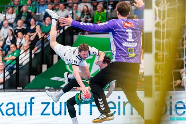 Handball, HBL, TSV GWD Minden - THW Kiel (L-R) Magnus Landin Jacobsen (THW Kiel, 07), Jakub Sterba (GWD Minden, 19), Malte Semisch (GWD Minden, 01) GER, GWD Minden vs. THW Kiel, Handball, 1. Bundesliga, 33. Spieltag, Spielzeit 2025 2026, 03.06.2026 GER, GWD Minden vs. THW Kiel, Handball, 1. Bundesliga, 33. Spieltag, Spielzeit 2025 2026, 03.06.2026 Minden Copyright: xEibner-Pressefoto JanxRollingerx EP_JSK