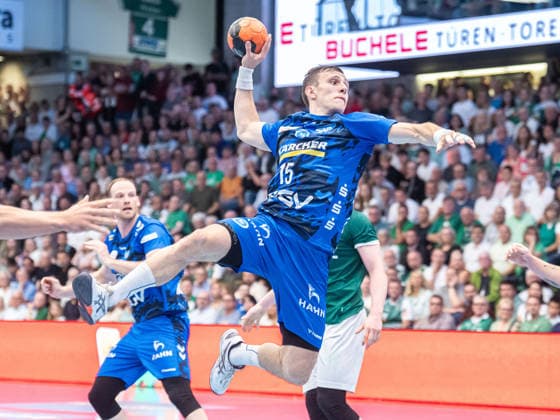 Handball, HBL, Frisch Auf! Göppingen - TVB 1898 Stuttgart #3 Simone Mengon (TVB Stuttgart, 15) springt frei in den Kreis, Frisch Auf Goeppingen vs. TVB Stuttgart, Handball, 1. Bundesliga, Herren, Spielzeit 2025 2026, 03.06.2026, Frisch Auf Goeppingen vs. TVB Stuttgart, Handball, 1. Bundesliga, Herren, Spielzeit 2025 2026, 03.06.2026 Goeppingen Copyright: xEibner-Pressefoto MichaelxSchmidx EP_MST