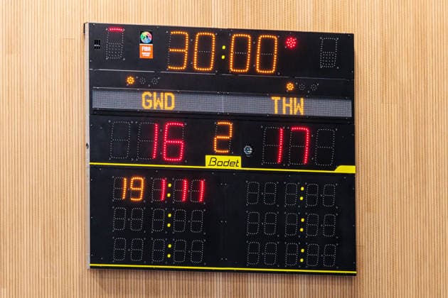 Handball, HBL, TSV GWD Minden - THW Kiel Der Halbzeitstand von 16:17 wird auf einer Anzeigetafel angezeigt GER, GWD Minden vs. THW Kiel, Handball, 1. Bundesliga, 33. Spieltag, Spielzeit 2025 2026, 03.06.2026 GER, GWD Minden vs. THW Kiel, Handball, 1. Bundesliga, 33. Spieltag, Spielzeit 2025 2026, 03.06.2026 Minden Copyright: xEibner-Pressefoto JanxRollingerx EP_JSK