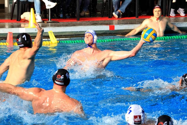 Wasserball, 1. WBB, Spandau 04 - Waspo Hannover DEU, DWV, 1.WBB, Spandau04 vs. Waspo Hannover, 03.06.2026, Schwimmhalle-Schoeneberg, Berlin, DEU, DWV, 1.WBB, Spandau04 vs. Waspo Hannover, im Bild Nikola Kojic (Spandau04 7), Niclas Schipper (Waspo Hannover 3)