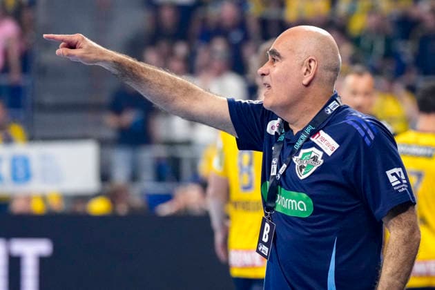 Handball, HBL, Rhein-Neckar Löwen - TSV Hannover-Burgdorf #4 Juan Carlos Pastor (Trainer, Cheftrainer, Die Recken), gibt Anweisungen, gestikuliert, mit den Armen gestikulieren, Einzelbild, Einzelfoto, Aktion, Action, 03.06.2026, Mannheim (Deutschland), Handball, Bundesliga, Rhein-Neckar Löwen - TSV Hannover-Burgdorf