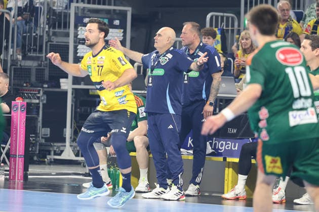 Handball, HBL, Rhein-Neckar Löwen - TSV Hannover-Burgdorf #6 Juan Carlos Pastor (TSV Hannover-Burgdorf, Cheftrainer) gestikuliert mit den Haenden. GER, Rhein Neckar Loewen gegen TSV Hannover-Burgdorf, Handball, 1.Bundesliga, Spielzeit 2025 2026, 03.05.2026 GER, Rhein Neckar Loewen vs. TSV Hannover-Burgdorf, 1.Bundesliga, Spielzeit 2025 2026, 03.05.2026 Mannheim Copyright: xEibner-Pressefoto JoergxHirschx EP_JHH
