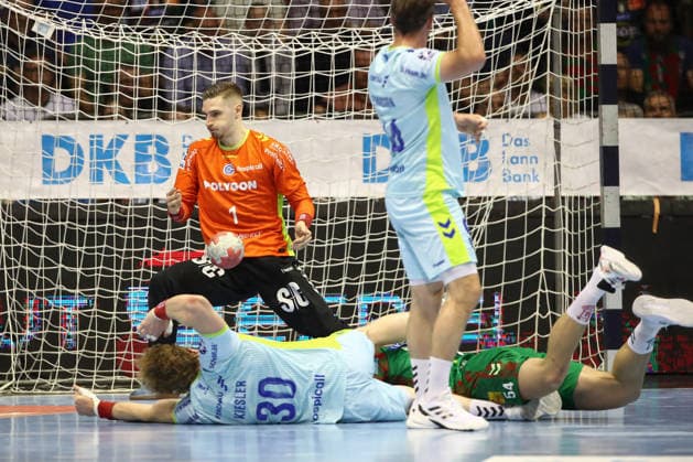 Handball, HBL, SC Magdeburg - VfL Gummersbach #2 03.06.2026, xtgx, Handball, Daikin HBL, SC Magdeburg - VfL Gummersbach v.l. Dominik Kuzmanovic (Gummersbach, 1) Parade, haelt den Ball, faengt den Ball, pariert Magdeburg