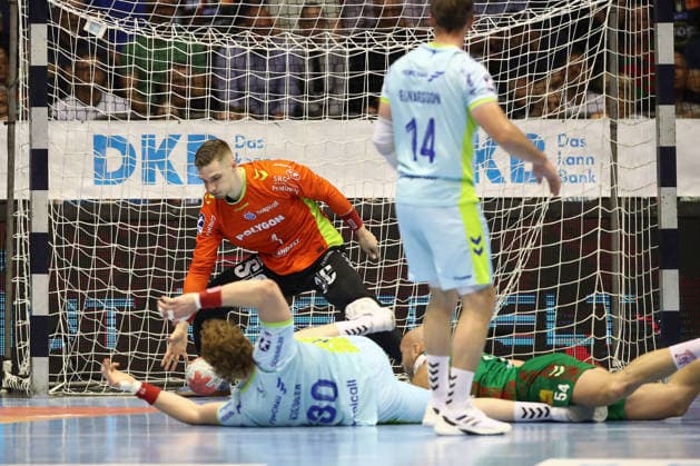 Handball, HBL, SC Magdeburg - VfL Gummersbach #2 03.06.2026, xtgx, Handball, Daikin HBL, SC Magdeburg - VfL Gummersbach v.l. Dominik Kuzmanovic (Gummersbach, 1) Parade, haelt den Ball, faengt den Ball, pariert Magdeburg