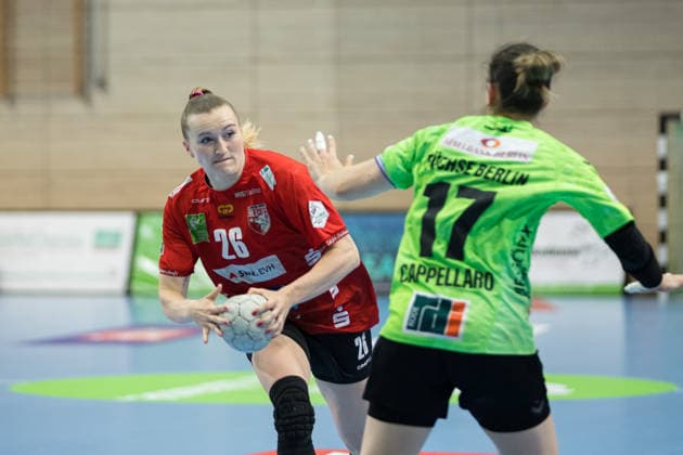Handball, Frauen, HBF, Relegation, SV Union Halle-Neustadt - Füchse Berlin #2 Cara Reuthal (Halle, 26), Angela Cappellaro (Berlin, 17), SV Union Halle-Neustadt vs. Füchse Berlin, Spreefüxxe, Handball Bundesliga Frauen, Relegation, Hinspiel, Saison 2025 26, 03.06.2026 Halle SWH Arena Sachsen-Anhalt Deutschland