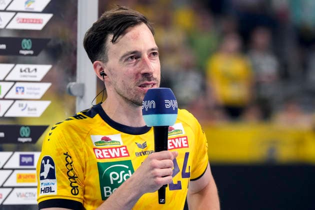 Patrick Groetzki (RNL, 24), Einzelbild, Einzelfoto, Aktion, Action, mit Mikrofon beim Interview mit DYN, TV, Fernsehen, 03.06.2026, Mannheim (Deutschland), Handball, Bundesliga, Rhein-Neckar Löwen - TSV Hannover-Burgdorf