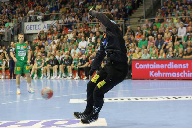 Handball, HBL, SC Magdeburg - VfL Gummersbach #3 03.06.2026, xtgx, Handball, Daikin HBL, SC Magdeburg - VfL Gummersbach v.l. Nikola Portner (Magdeburg, 80) Parade, haelt den Ball, faengt den Ball, pariert Magdeburg
