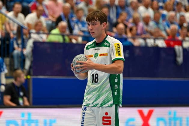 Handball, HBL, TBV Lemgo - SC DHfK Leipzig #3 Staffan Peter (SC DHfK Leipzig, 18) beim Siebenmeter TBV Lemgo Lippe vs. SC DHfK Leipzig, Handball, 1. Bundesliga, 33. Spieltag, Saison 2025 2026, 03.06.2026, TBV Lemgo Lippe vs. SC DHfK Leipzig, Handball, 1. Bundesliga, 33. Spieltag, Saison 2025 2026, 03.06.2026 Lemgo Copyright: xEibner-Pressefoto RobertxGertzenx EP_RGN