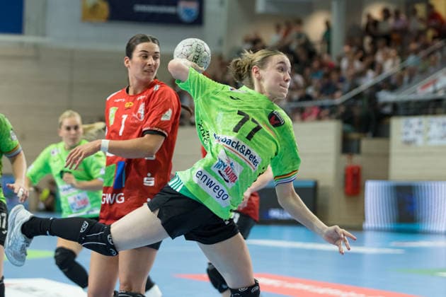 Engelina Alida Corona Molenaar (Halle, 7), Leoni Baßiner (Berlin, 77), SV Union Halle-Neustadt vs. Füchse Berlin, Spreefüxxe, Handball Bundesliga Frauen, Relegation, Hinspiel, Saison 2025 26, 03.06.2026 Halle SWH Arena Sachsen-Anhalt Deutschland