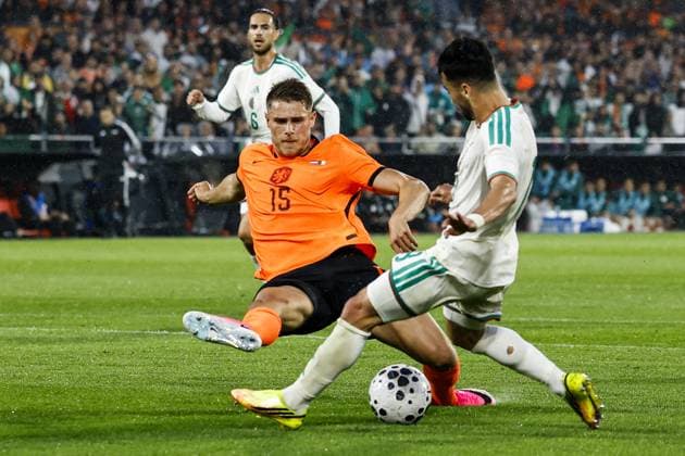 Fußball, Testspiel, Niederlande - Algerien #2 ROTTERDAM - (lr) Micky van de Ven of the Netherlands, Mohamed Amoura of Algeria during the friendly international match, Länderspiel, Nationalmannschaft between the Netherlands and Algeria at Feyenoord stadium De Kuip on June 3, 2026 in Rotterdam, the Netherlands. The Dutch national team, Nationalteam is preparing for the 2026 FIFA World Cup, WM, Weltmeisterschaft, Fussball MAURICE VAN STEEN ANP International Friendly, Länderspiel, Nationalmannschaft 2026 xVIxANPxSportx xxANPxIVx 560013104 originalFilename: 560013104.jpg