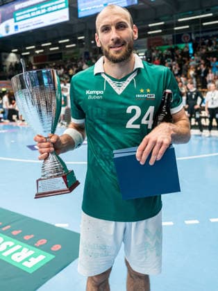 Handball, HBL, Frisch Auf! Göppingen - TVB 1898 Stuttgart #6 Marcel Schiller (Frisch Auf Goeppingen, 24) wird Spieler des Jahres, Frisch Auf Goeppingen vs. TVB Stuttgart, Handball, 1. Bundesliga, Herren, Spielzeit 2025 2026, 03.06.2026, Frisch Auf Goeppingen vs. TVB Stuttgart, Handball, 1. Bundesliga, Herren, Spielzeit 2025 2026, 03.06.2026 Goeppingen Copyright: xEibner-Pressefoto MichaelxSchmidx EP_MST