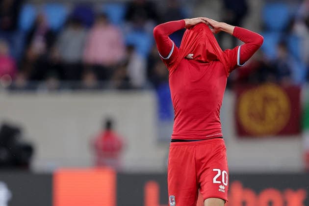 Fußball, Testspiel, Luxemburg - Italien #5 Hamza Kadamani (Luxemburg 20) ist enttaeuscht, frustriert, Entaeuschung, Frust, Emotionen nach Spielende Fussball, Saison 2025-2026, Freundschaftsspiel, Länderspiel 03.06.2026 Nationalmannschaft Luxemburg - Italien (LUX vs ITA) Stade de Luxembourg, Luxemburg
