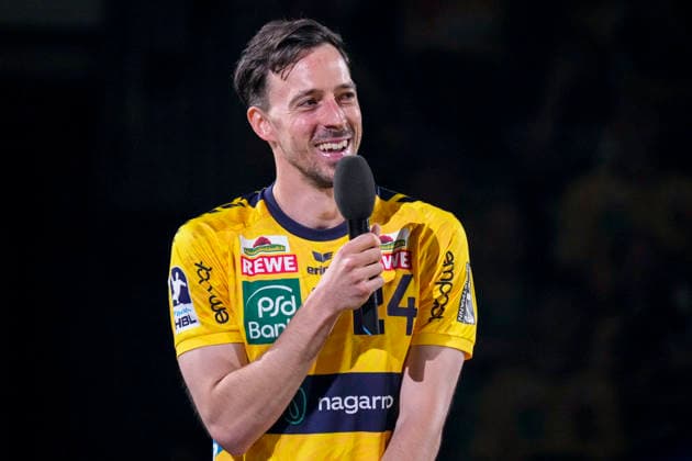 Patrick Groetzki (RNL, 24), Spieler der Rhein-Neckar-Löwen, Einzelbild, Einzelfoto, bei seiner Verabschiedung, Abschied als aktiver Spieler vom Verein, bei seinem Karriereende, Aktion, Action, spricht zu den Fans, Freude, freuen, freut sich, freundlich, fröhlich, glücklich, strahlend, optimistisch, 03.06.2026, Mannheim (Deutschland), Handball, Bundesliga, Rhein-Neckar Löwen - TSV Hannover-Burgdorf