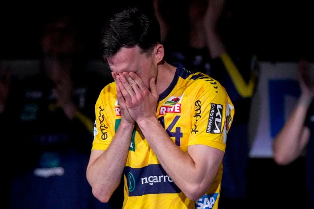 Patrick Groetzki (RNL, 24), Spieler der Rhein-Neckar-Löwen, Einzelbild, Einzelfoto, bei seiner Verabschiedung, Abschied als aktiver Spieler vom Verein, bei seinem Karriereende, Aktion, Action, wird emotional und ist den Tränen nahe, 03.06.2026, Mannheim (Deutschland), Handball, Bundesliga, Rhein-Neckar Löwen - TSV Hannover-Burgdorf