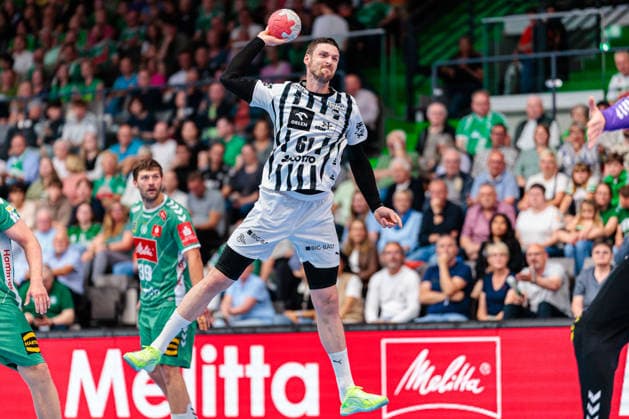 Hendrik Pekeler (THW Kiel, 61) im Torwurf GER, GWD Minden vs. THW Kiel, Handball, 1. Bundesliga, 33. Spieltag, Spielzeit 2025 2026, 03.06.2026 GER, GWD Minden vs. THW Kiel, Handball, 1. Bundesliga, 33. Spieltag, Spielzeit 2025 2026, 03.06.2026 Minden Copyright: xEibner-Pressefoto JanxRollingerx EP_JSK