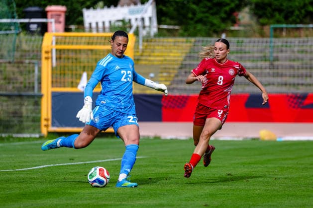 Maria Luisa Grohs (U23 Frauen Nationalmannschaft Deutschland, 23) am Ball, Josefine Valvik (U23 Frauen Nationalmannschaft Daenemark, 08), GER, Deutschland vs. Daenemark, U23 Frauen Nationalmannschaft, Testspiel, Saison 2025 2026, 04.06.2026 ,¨ DFL REGULATIONS PROHIBIT ANY USE OF PHOTOGRAPHS AS IMAGE SEQUENCES AND OR QUASI-VIDEO,¨ GER, Deutschland vs. Daenemark, U23 Frauen Nationalmannschaft, Testspiel, Saison 2025 2026, 04.06.2026 Leipzig Copyright: xEibner-Pressefoto LauraxRoemerx EP_LRR