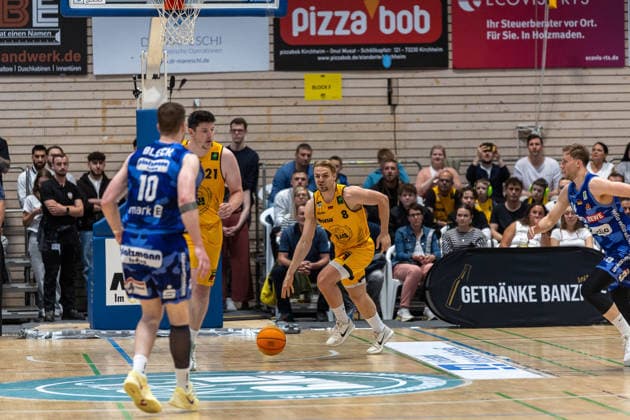 Fabian Bleck (Phoenix Hagen, 10) Nicolas Bretzel (Bozic Estriche Knights Kirchheim, 21) Lucas Mayer (Bozic Estriche Knights Kirchheim, 08) GER, Bozic Estriche Knights Kirchheim vs. Phoenix Hagen, BARMER 2. Basketball Bundesliga, Playoffs Finale Spiel 1, Saison 2025 2026, 04.06.2026 GER, Bozic Estriche Knights Kirchheim vs. Phoenix Hagen, BARMER 2. Basketball Bundesliga, Playoffs Finale Spiel 1, Saison 2025 2026, 04.06.2026 Kirchheim unter Teck Copyright: xEibner-Pressefoto NinaxSanderx EP_NSR