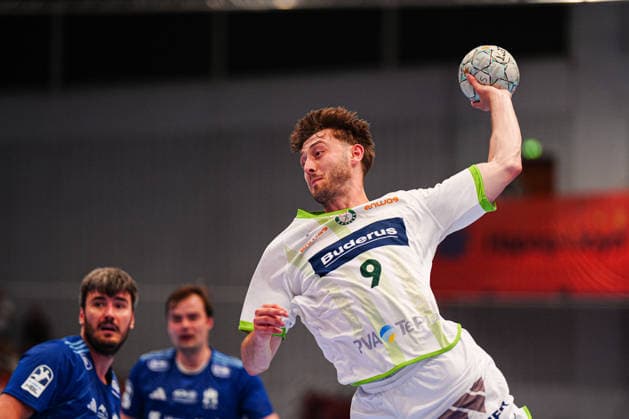 Wurf Tor Niklas Theiss (HSG Wetzlar, 09) GER, Handball Verein Hamburg vs. HSG Wetzlar, Handball, 1. Bundesliga, Spieltag 33, Saison 2025 2026, 04.06.2026 GER, Handball Sport Verein Hamburg vs. HSG Wetzlar, Handball, 1. Bundesliga, Spieltag 33, Saison 2025 2026, 04.06.2026 Hamburg Copyright: xEibner-Pressefoto MarcelxvonxFehrnx EP_MFN