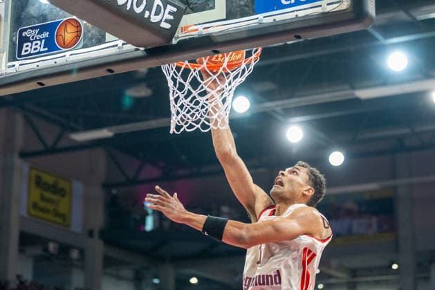 Kilian Fischer (FC Bayern Muenchen, 01) beim Korb. Telekom Baskets Bonn vs. FC Bayern Muenchen, Basketball, e@sy credit BBL, Halbfinale, 3. Spiel, Saison 2025 2026, 04.06.2026 Telekom Baskets Bonn vs. FC Bayern Muenchen, Basketball, e@sy credit BBL, Halbfinale, 3. Spiel, Saison 2025 2026, 04.06.2026 Bonn Copyright: xEibner-Pressefoto ThomasxHaeslerx EP_THR